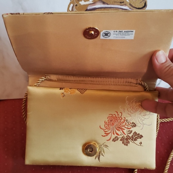 Purse - Picture 4 of 7